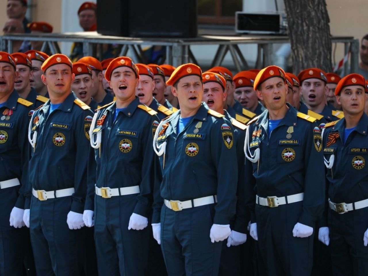 Торжественное прохождение войск в Астрахани. Фото пресс-службы администрации региона