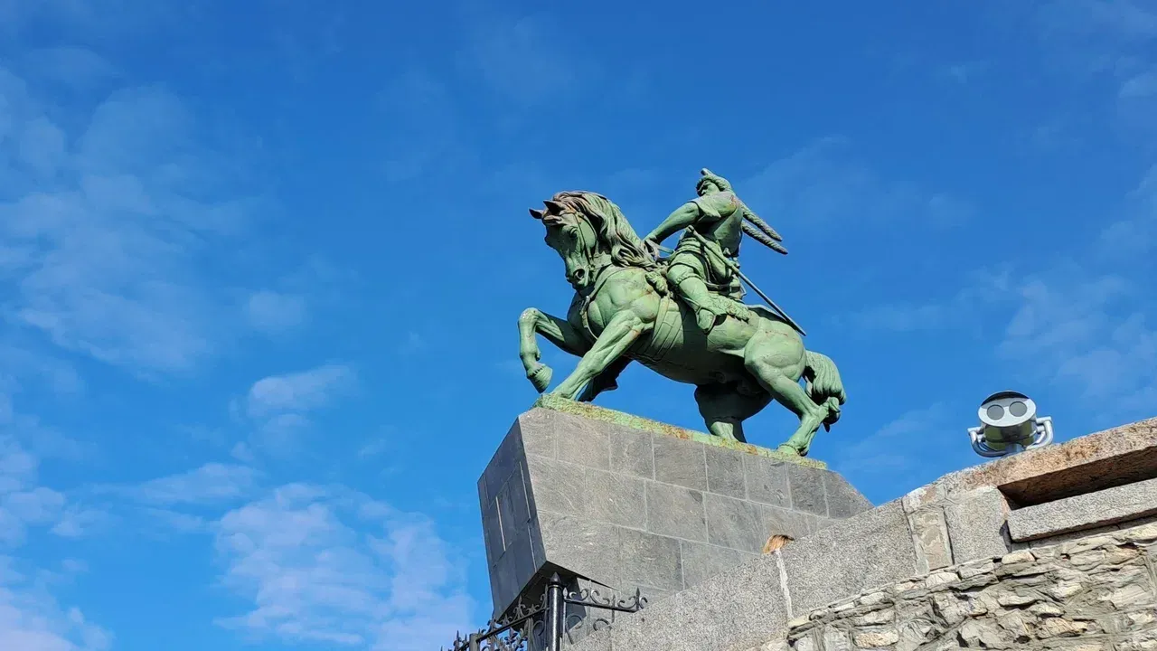 Памятник Салавату Юлаеву, открытый более полувека назад на высоком берегу реки Белая в Уфе, стал визитной карточкой города. © Интерфакс. Екатерина Удоденко