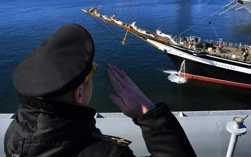 Одним из видов авитаминоза - цингой - часто страдают моряки дальнего плавания. Фото