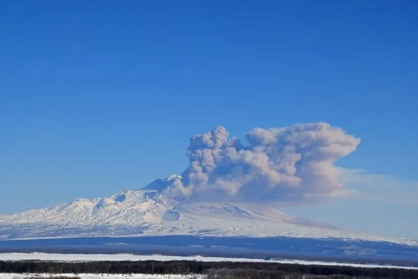 Извержение вулкана Шивелуч. Фото