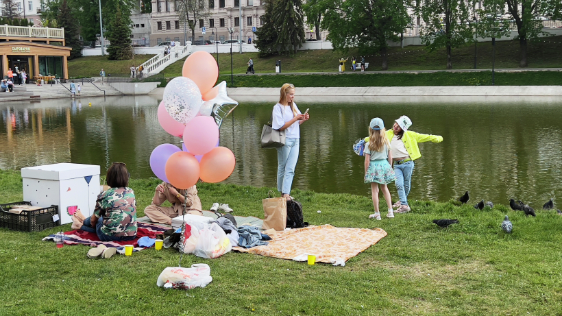 Фото. А можно просто ограничиться посиделками в парке