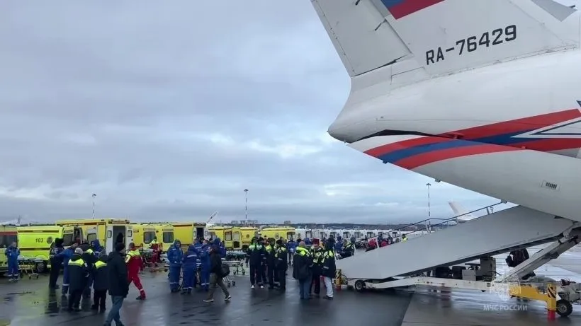 Фото. Спецборт МЧС доставил в Москву 22 пострадавших при обстреле Севастополя