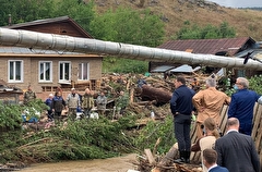 Пострадавшим от паводка в свердловских Нижних Сергах единовременно выплатят по 15 тыс. рублей