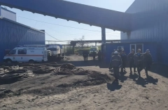 Обвал породы произошел на шахте "Садкинская" в Ростовской области, предварительно двое шахтеров остаются под завалами - власти