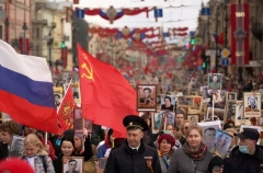 Гостей из других регионов РФ ждут на шествии "Бессмертного полка" в Петербурге