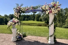 Цветочные арки в честь освобожденных Красной армией городов Европы украсили Павловский парк