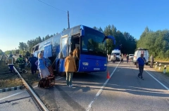 Уголовное дело возбуждено после столкновения автобуса с поездом в Ленобласти