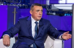 "Наша стратегия - подготовить свои кадры из числа сахалинцев и курильчан"