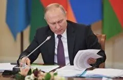 Путин поручил продлить режим самоизоляции для лиц старше 65 лет