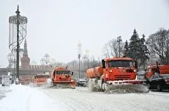 Москва в снежном плену, сугробы перевалили за полметра