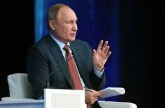 Путин поручил правительству ускорить устранение цифрового неравенства населения