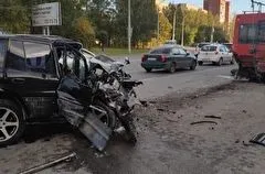 Легковушка врезалась в троллейбус в Ижевске, трое пострадали