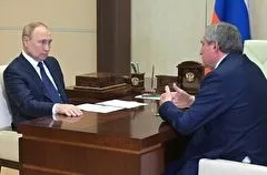 Путин поручил внести Мурманский СПГ в стратегию и ускорить либерализацию экспорта СПГ