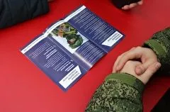 Смоленская область увеличила единовременные выплаты военнослужащим-контрактникам