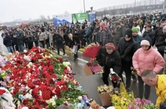 Около 30 тыс. человек приняли участие в акции памяти по погибшим в "Крокусе"