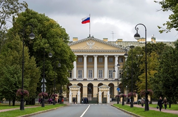 Смольный: сокращения в сфере культуры творческих профессий не коснутся