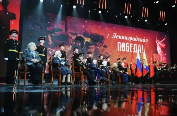Именно советский народ, победив фашизм, принес человечеству жизнь, мир и свободу, об этом всегда будут помнить - Путин
