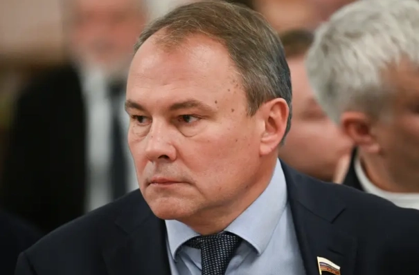 Толстой: в РФ планируют запретить психологам без образования оказывать услуги