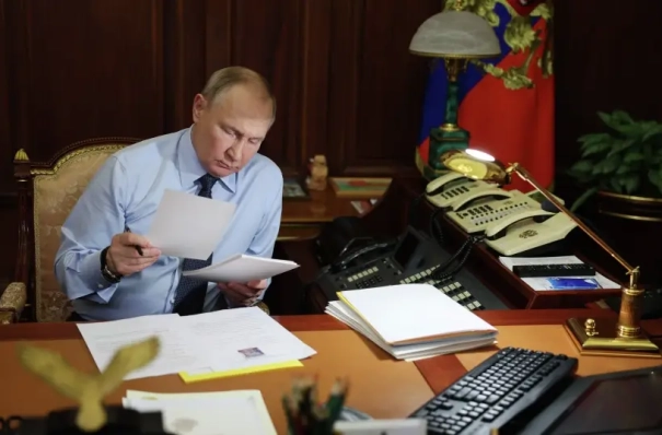 Телефонный разговор Путина и Трампа планируется провести в период с 16:00 до 18:00 мск
