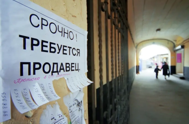 Власти Петербурга демонтируют ларьки в Апраксином дворе