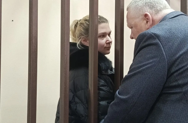 Суд вновь продлил арест обвиняемой в убийстве экс-мэра Самары