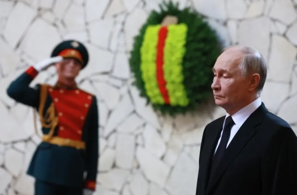 Путин: необходимо отстаивать правду о Великой Отечественной войне
