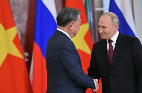 Путин подтвердил планы Москвы сотрудничать с Ханоем в сфере обороны и безопасности