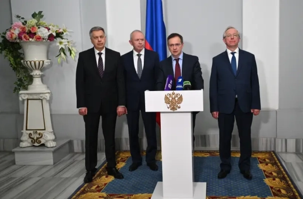 Российская делегация будет ждать украинскую сторону в пятницу с утра - Мединский