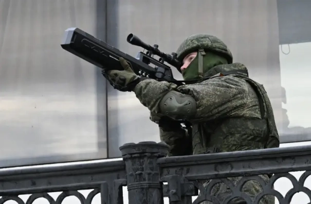 Силы ПВО продолжают отражать атаки дронов на Москву, сообщил Собянин