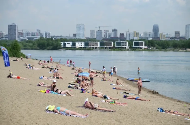 Более 1,6 тыс. безопасных мест для купания открыто в регионах России