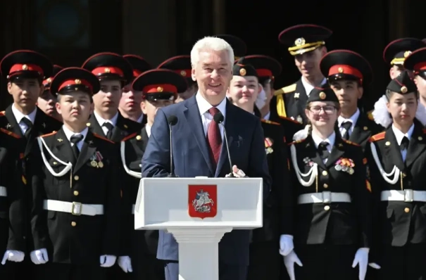 Собянин поздравил москвичей с Днем России