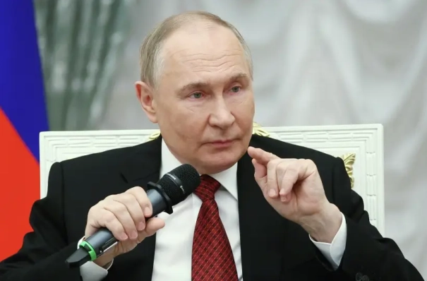 Путин заявил о важности традиционных ценностей для сохранения российской государственности