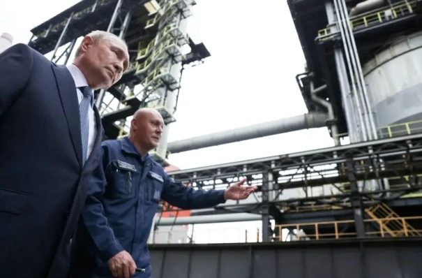 Путин запустил производство в цеху ММК