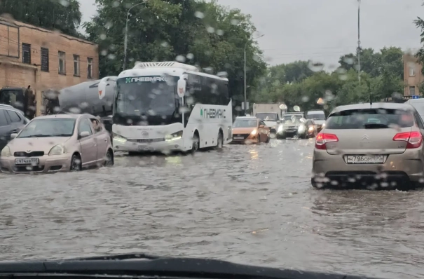 Месячная норма осадков выпала в отдельных районах Москвы за ночь и в утренние часы