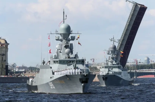 Путин заявил о важнейшей роли ВМФ РФ в обеспечении обороны и безопасности страны