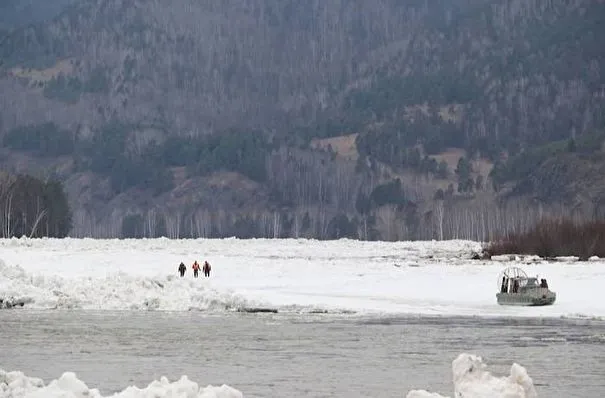 Вода ушла с подтопленных дачных участков в хакасском городе Абаза