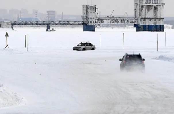 Первую ледовую переправу открыли в Коми