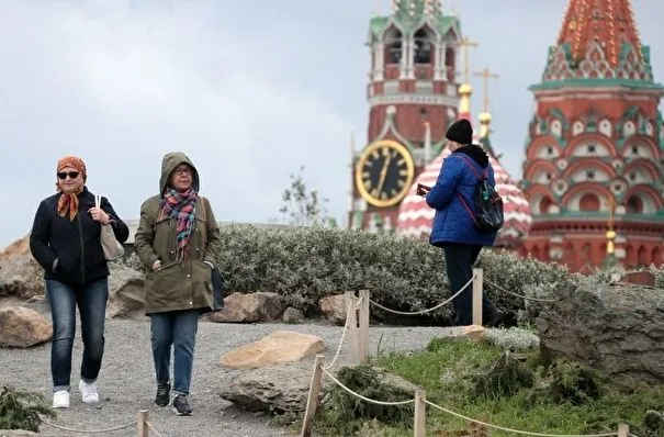 Теплая солнечная погода с небольшими дождями ожидается в Москве до конца недели