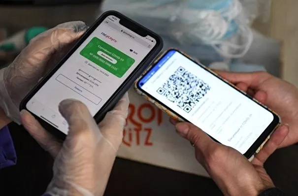 Минтранс РФ рассчитывает на принятие закона о QR-кодах на авиа- и ж/д транспорте до конца 2021г