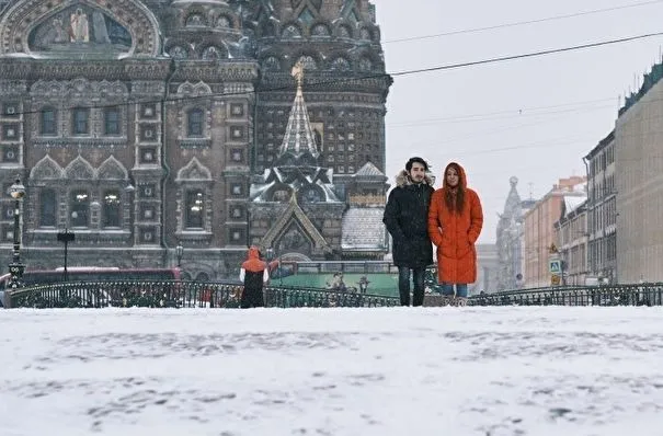 Скульптуры и арт-объекты установят на рекламных тумбах в центре Петербурга