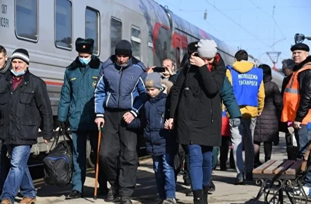 Около 6 тыс. жителей Донбасса за сутки пересекли границу с РФ в Ростовской области