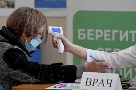 Почти в 4 раза превысила эпидпорог заболеваемость ОРВИ среди взрослых в Приамурье