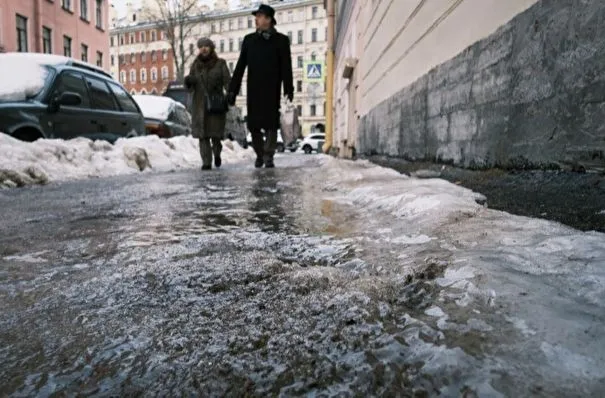 После травм на беспрецедентном гололеде в Петербурге возбуждены уголовные дела