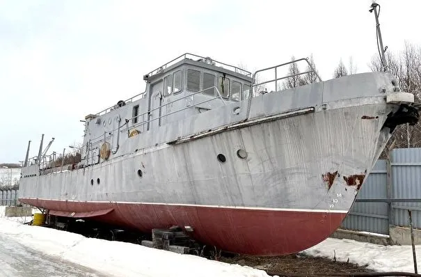 Водолазный катер передали гидроэнергетики морскому детскому центру в Приамурье