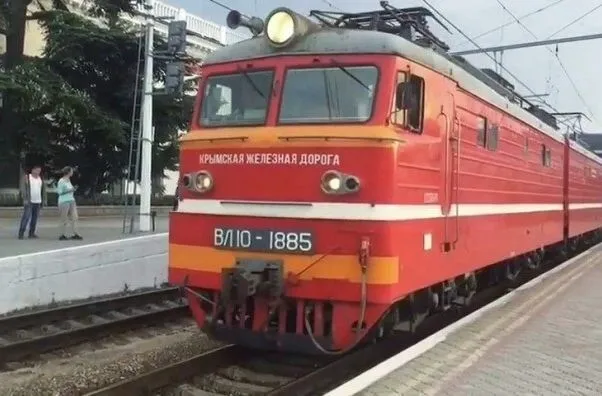 Движение электропоездов остановлено между Симферополем и Севастополем - власти