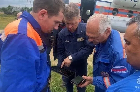 Обнаружены живыми двое из пяти туристов с опрокинувшихся в Бурятии катамаранов