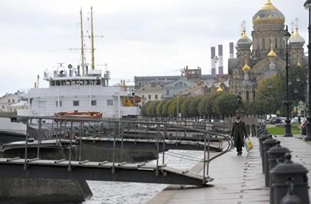 Судовладельцев будут штрафовать за неоплату стоянки у причалов Петербурга