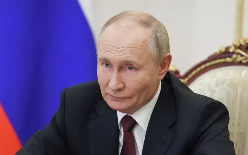 Фото. Президент РФ Владимир Путин дал старт проекту по выпуску седана бизнес-класса Lada Aura на "АвтоВАЗе"