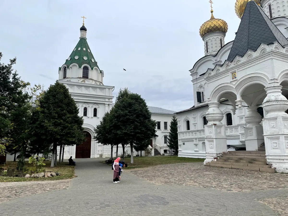 Кострома: мазайские зайцы, водка в чайниках, подвиг Сусанина и музей в пожарной каланче