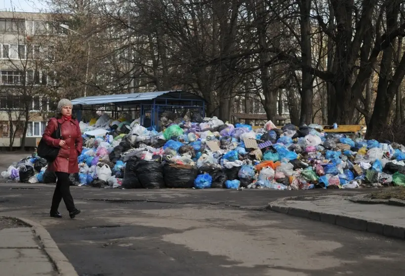 Прокуратура объявила предостережение новосибирскому министру ЖКХ из-за проблем с вывозом мусора. Фото. © РИА Новости стрингер